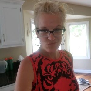 Meet your Posher, Melissa